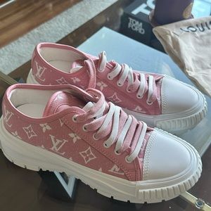 Louis Vuitton denim Monogram Squad Sneakers 37 Pink Authentic! New!